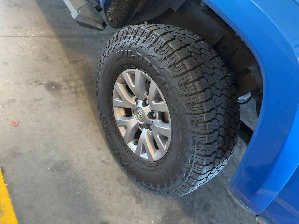 Toyota Tacoma SR5 Double Cab 5' Bed I4 4x2 AT (Natl) 2018