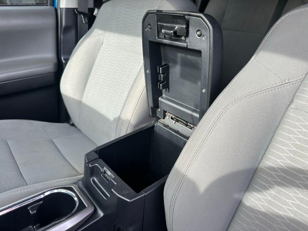 Toyota Tacoma SR5 Double Cab 5' Bed I4 4x2 AT (Natl) 2018