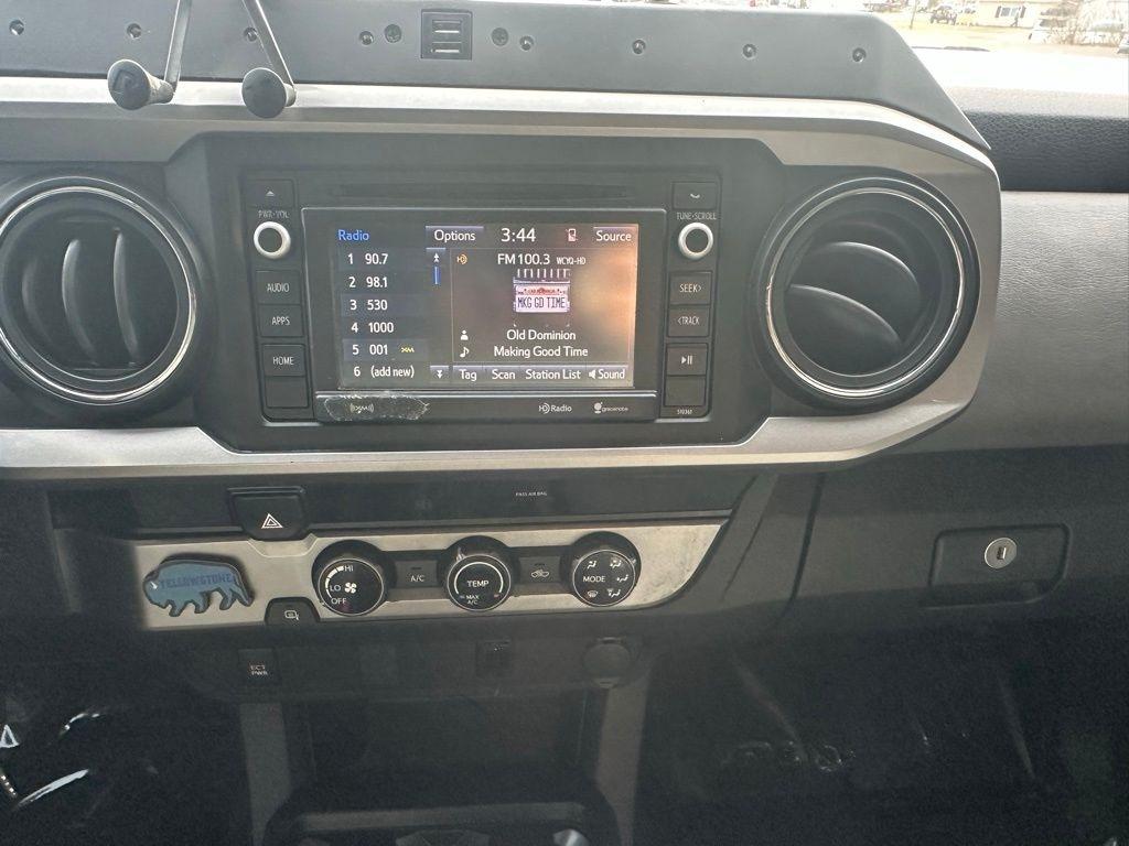Toyota Tacoma SR5 Double Cab 5' Bed I4 4x2 AT (Natl) 2018