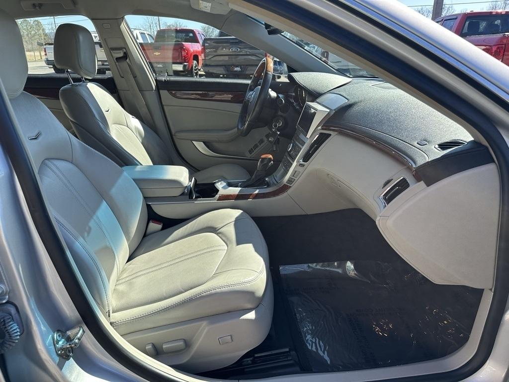 Cadillac CTS Sedan 4dr Sdn 3.0L Luxury RWD 2010