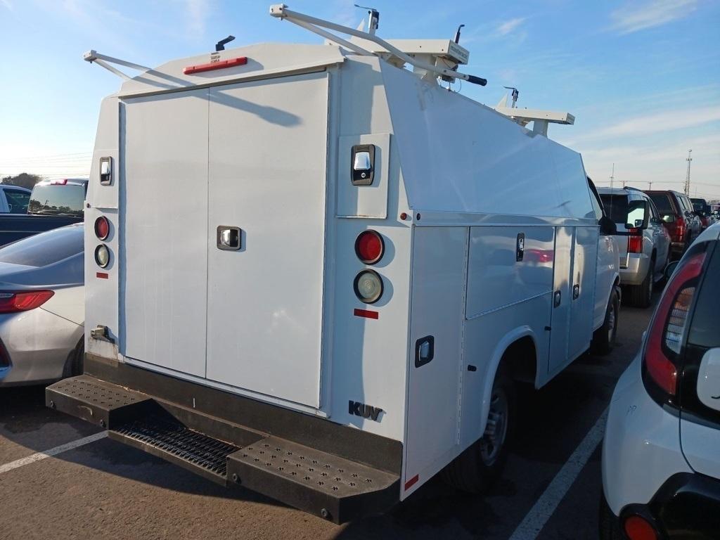 GMC Savana Commercial Cutaway 3500 Van 139" 2016