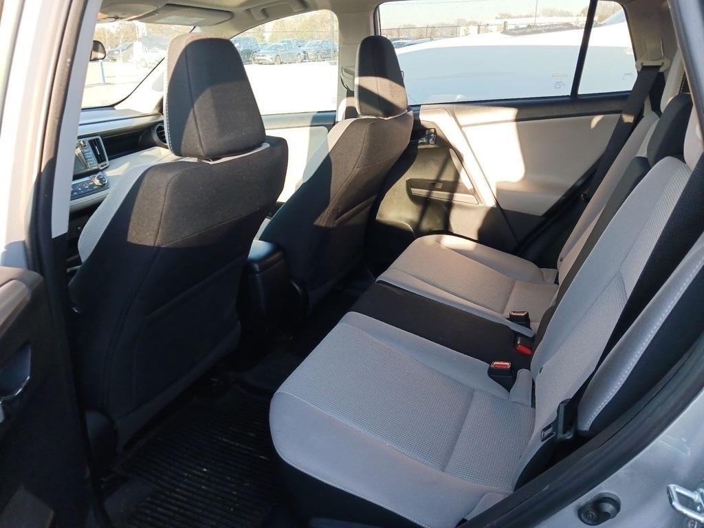 Toyota RAV4 XLE AWD (Natl) 2017