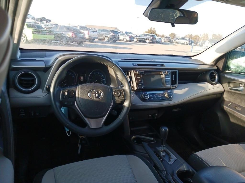 Toyota RAV4 XLE AWD (Natl) 2017