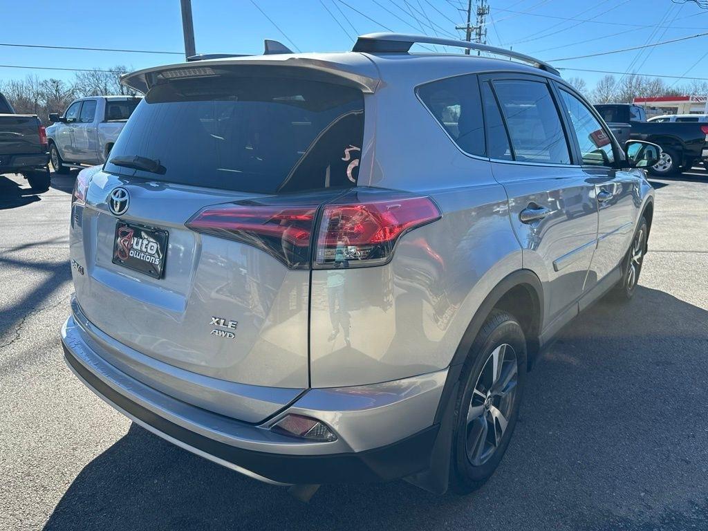 Toyota RAV4 XLE AWD (Natl) 2017