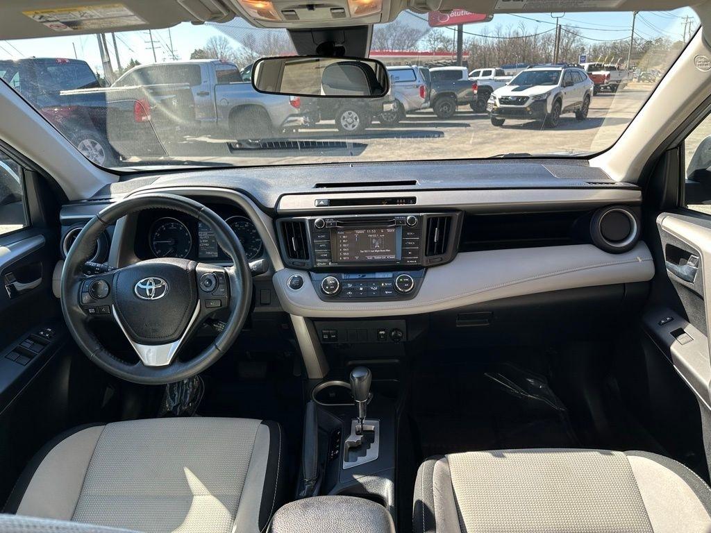 Toyota RAV4 XLE AWD (Natl) 2017