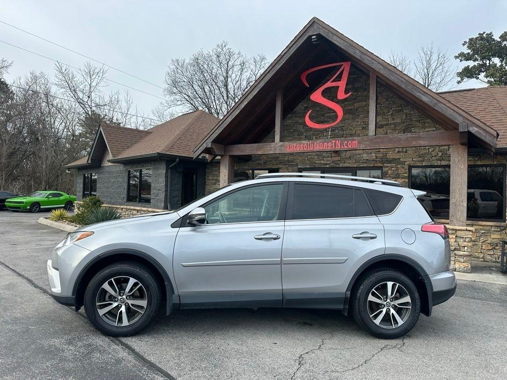 Toyota RAV4 XLE AWD (Natl) 2017