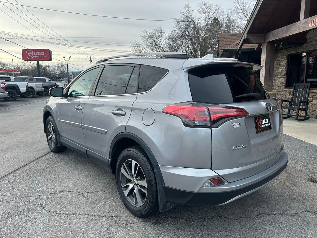 Toyota RAV4 XLE AWD (Natl) 2017