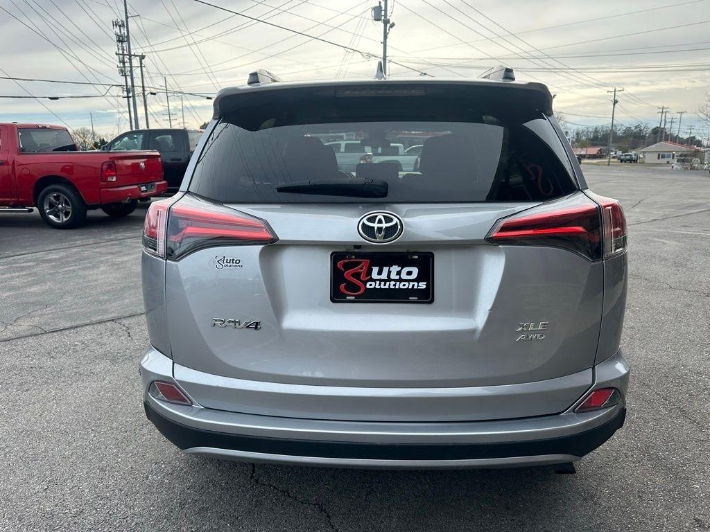 Toyota RAV4 XLE AWD (Natl) 2017