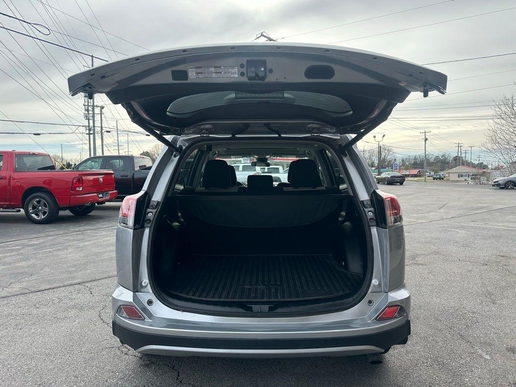 Toyota RAV4 XLE AWD (Natl) 2017