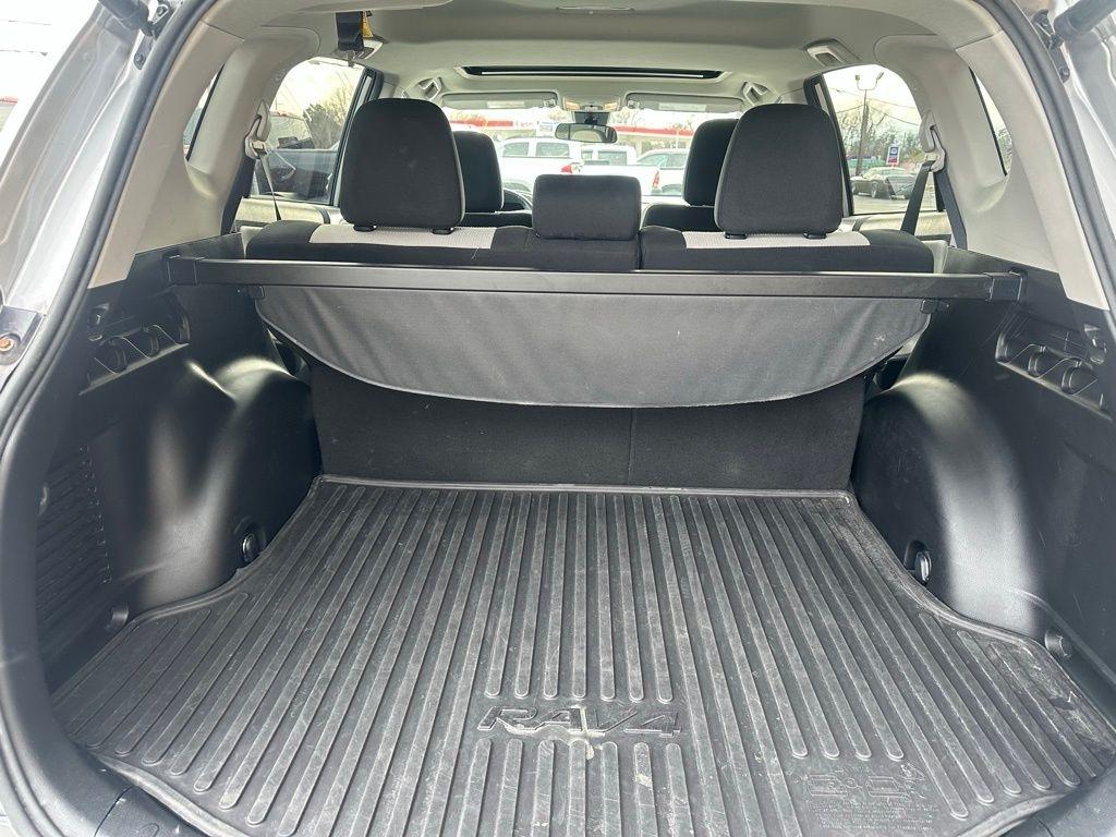 Toyota RAV4 XLE AWD (Natl) 2017