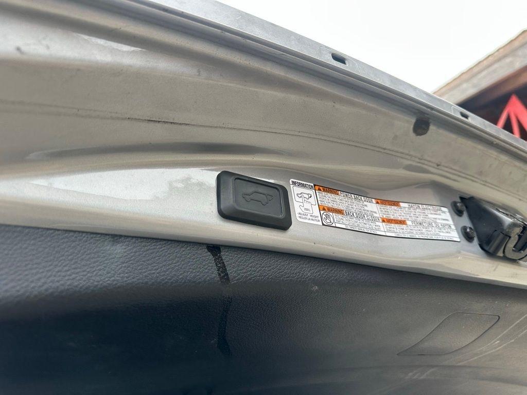 Toyota RAV4 XLE AWD (Natl) 2017