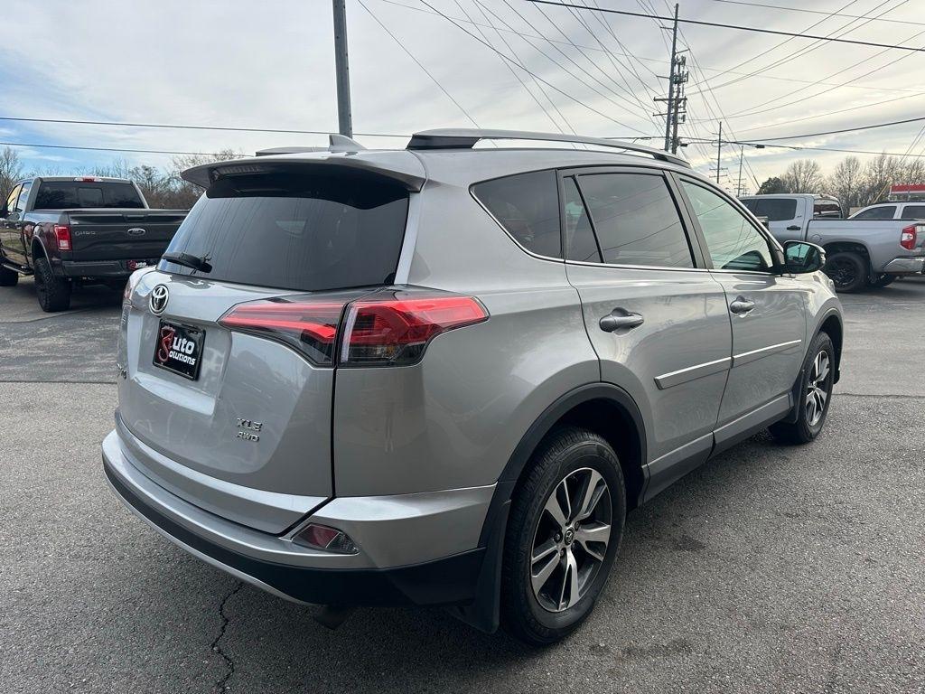 Toyota RAV4 XLE AWD (Natl) 2017