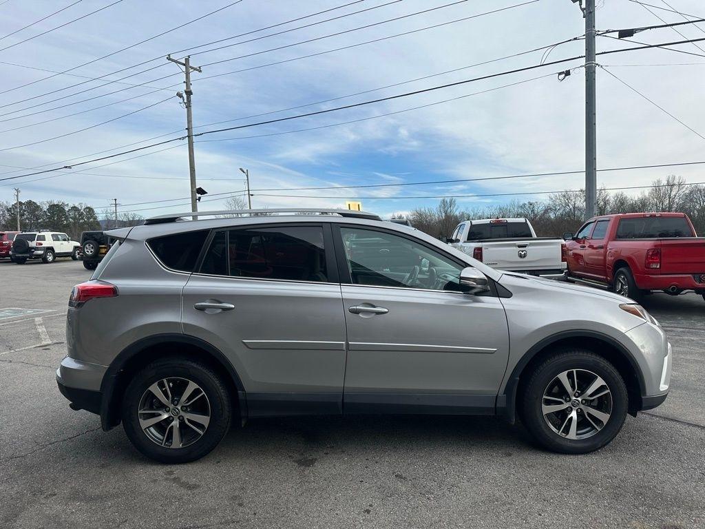 Toyota RAV4 XLE AWD (Natl) 2017
