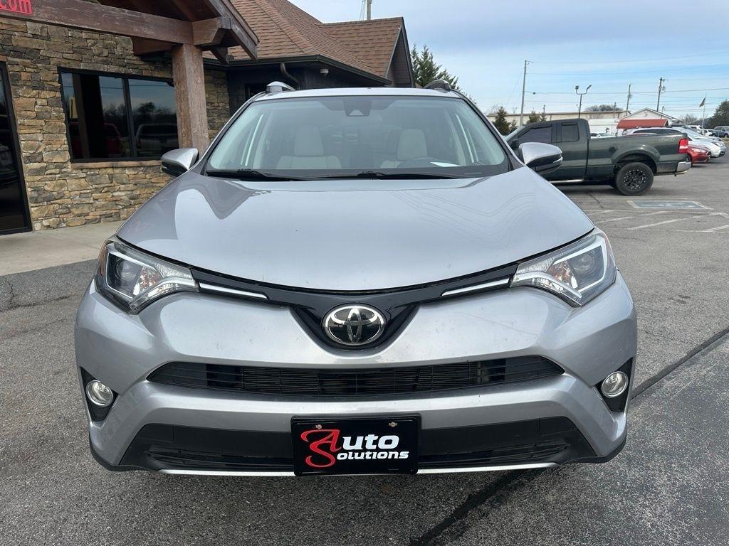 Toyota RAV4 XLE AWD (Natl) 2017