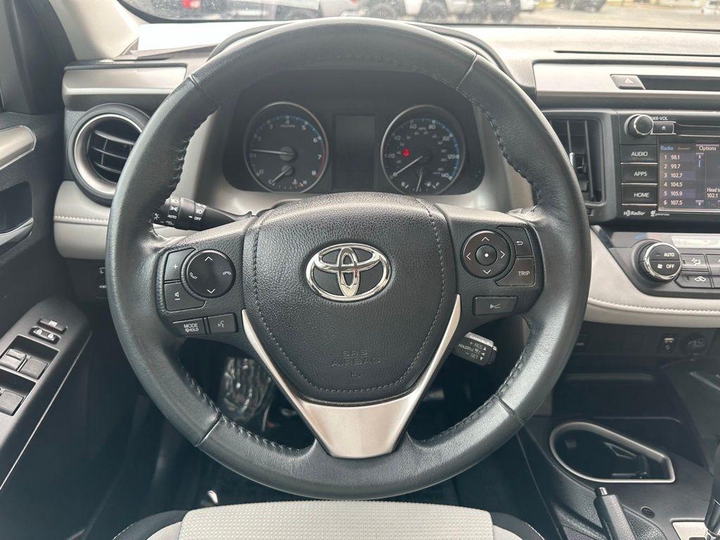 Toyota RAV4 XLE AWD (Natl) 2017