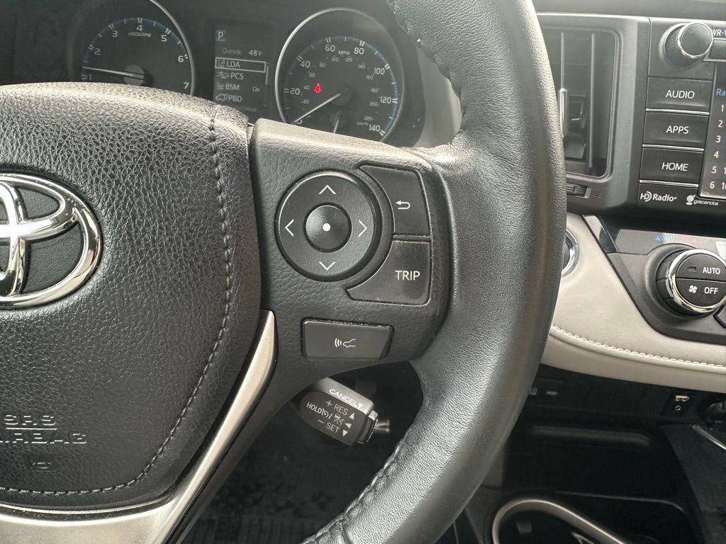 Toyota RAV4 XLE AWD (Natl) 2017