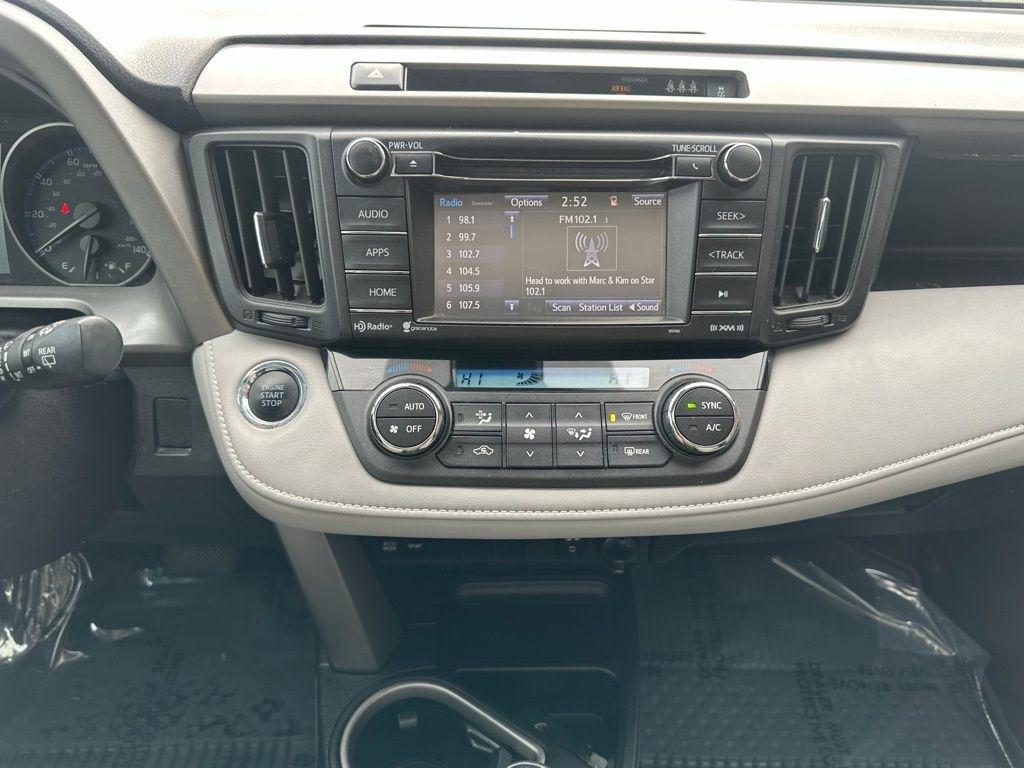 Toyota RAV4 XLE AWD (Natl) 2017