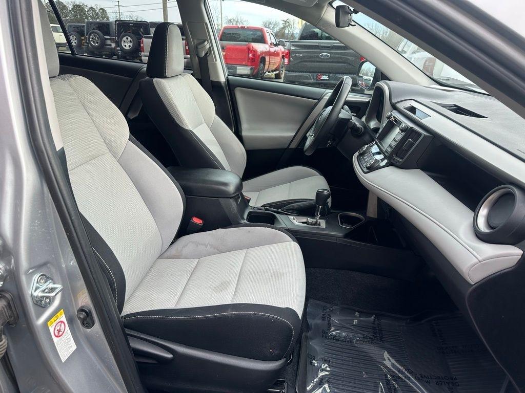 Toyota RAV4 XLE AWD (Natl) 2017