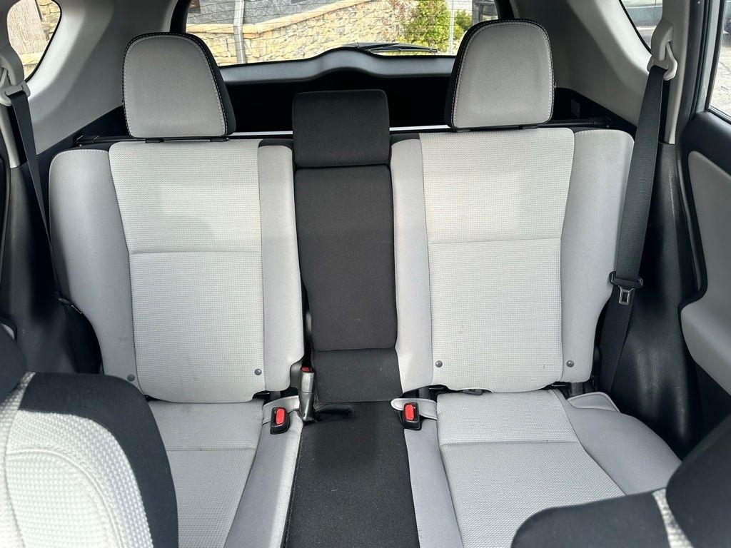 Toyota RAV4 XLE AWD (Natl) 2017