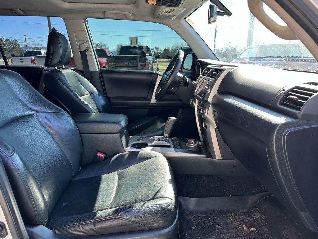 Toyota 4Runner 4WD 4dr V6 Limited (Natl) 2010