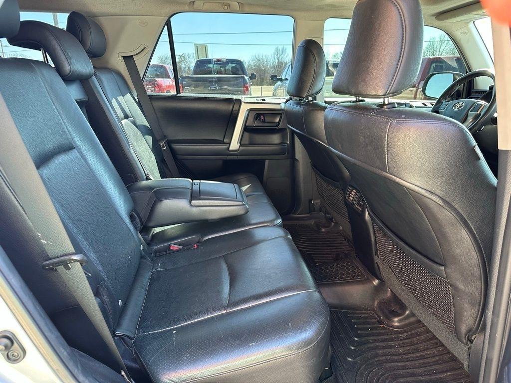 Toyota 4Runner 4WD 4dr V6 Limited (Natl) 2010