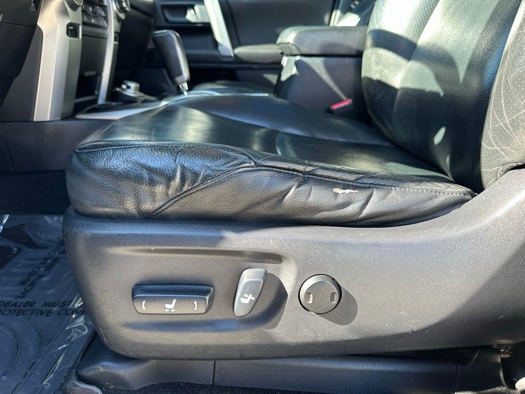 Toyota 4Runner 4WD 4dr V6 Limited (Natl) 2010