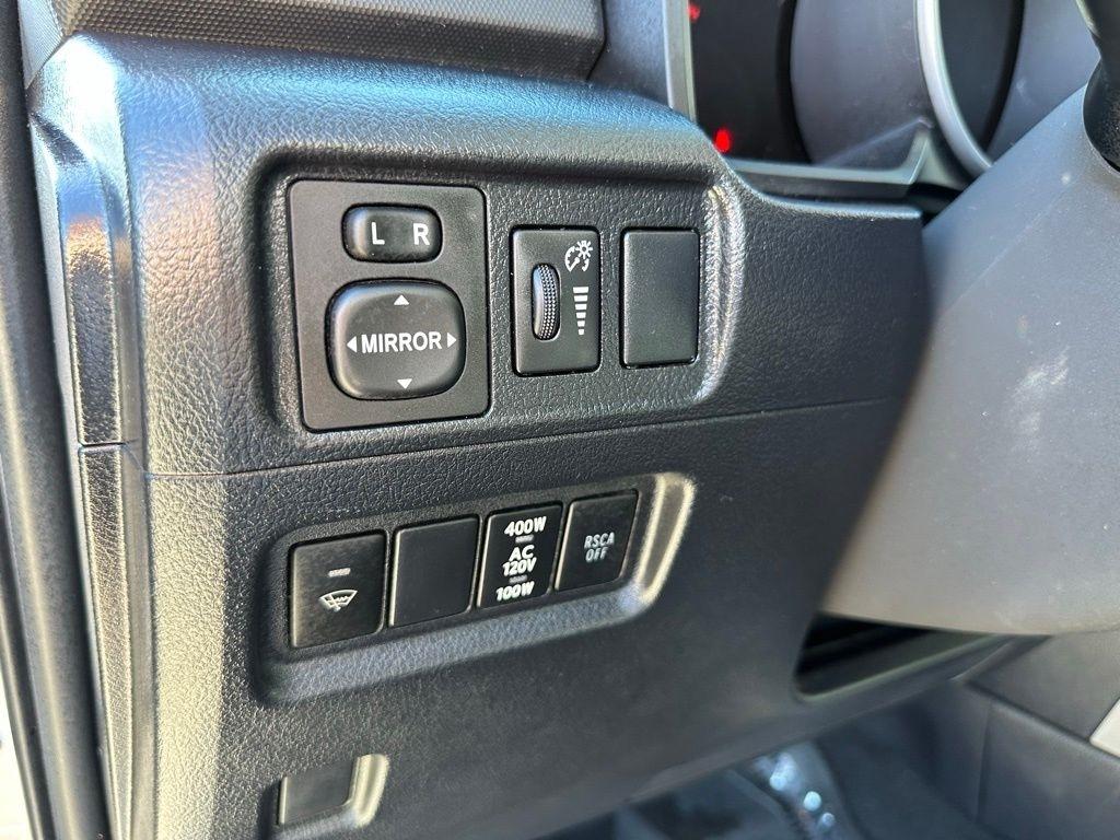 Toyota 4Runner 4WD 4dr V6 Limited (Natl) 2010