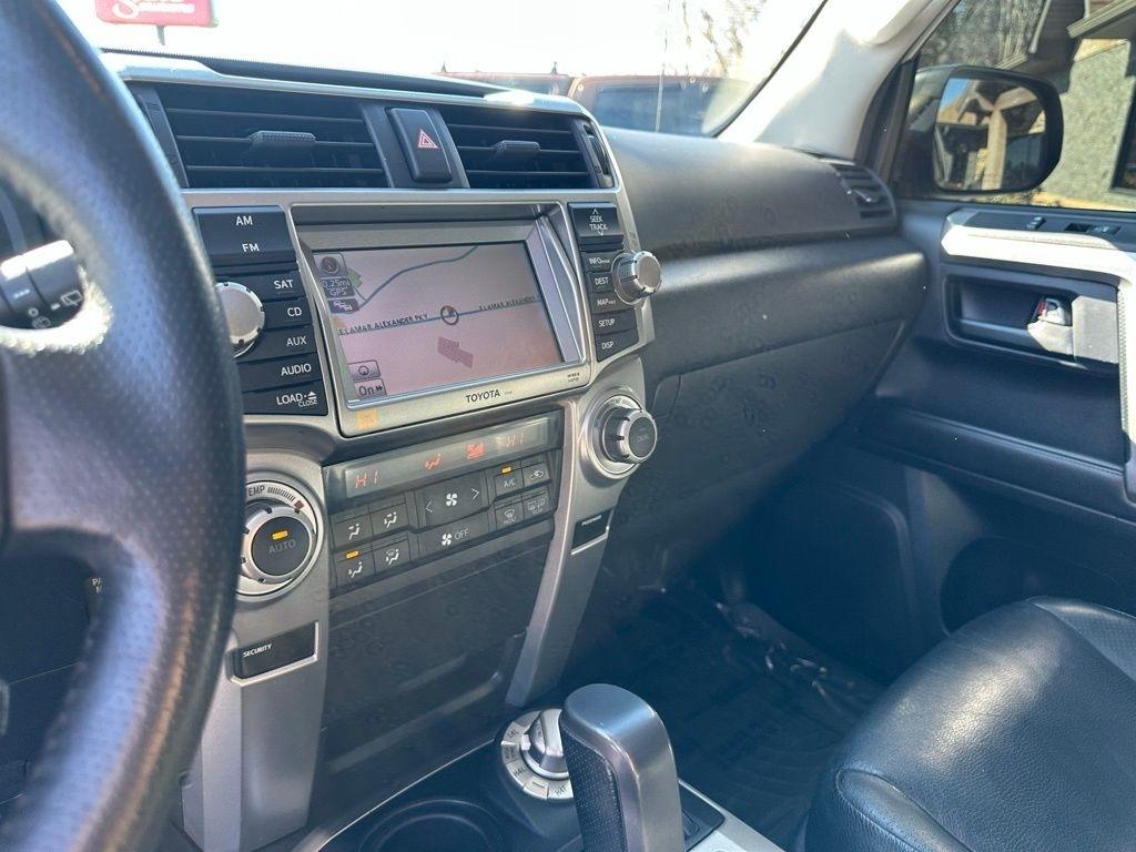 Toyota 4Runner 4WD 4dr V6 Limited (Natl) 2010