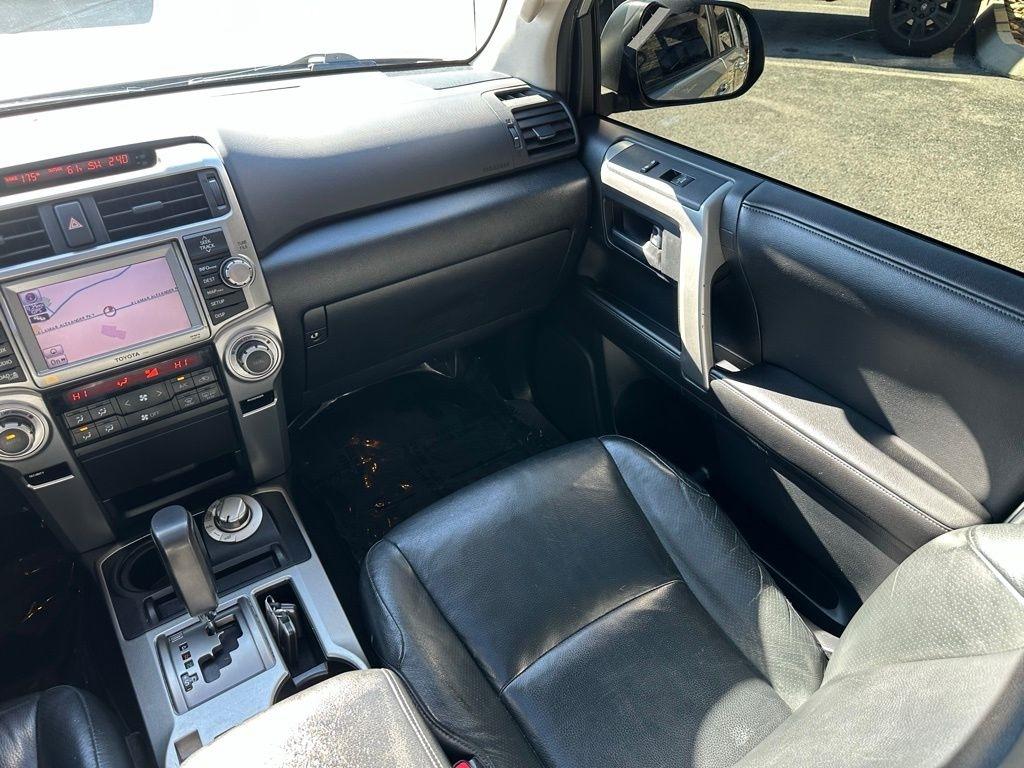 Toyota 4Runner 4WD 4dr V6 Limited (Natl) 2010