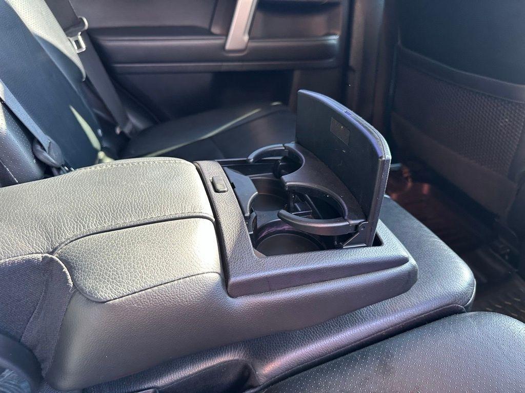 Toyota 4Runner 4WD 4dr V6 Limited (Natl) 2010