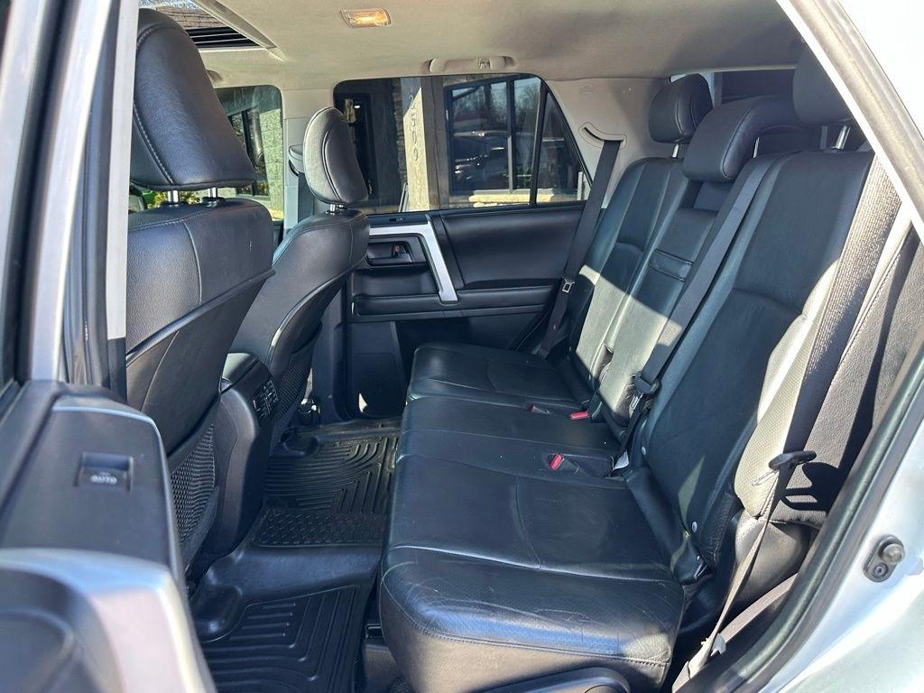 Toyota 4Runner 4WD 4dr V6 Limited (Natl) 2010