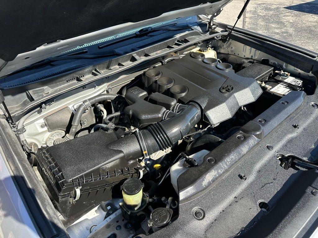 Toyota 4Runner 4WD 4dr V6 Limited (Natl) 2010