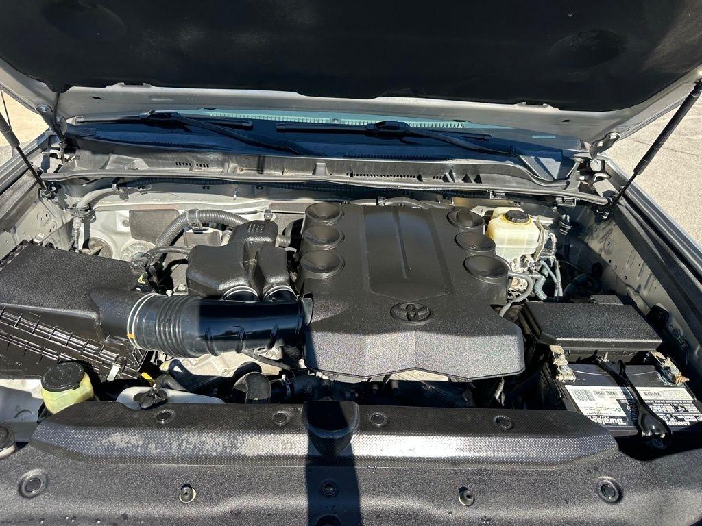 Toyota 4Runner 4WD 4dr V6 Limited (Natl) 2010