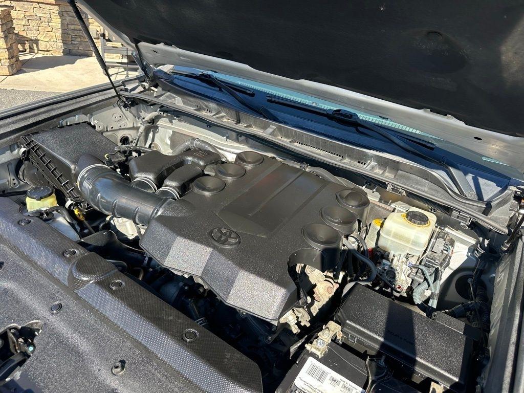 Toyota 4Runner 4WD 4dr V6 Limited (Natl) 2010