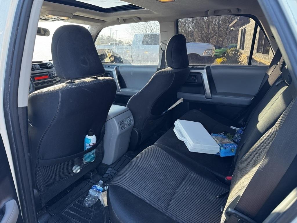 Toyota 4Runner RWD 4dr V6 Limited (Natl) 2010