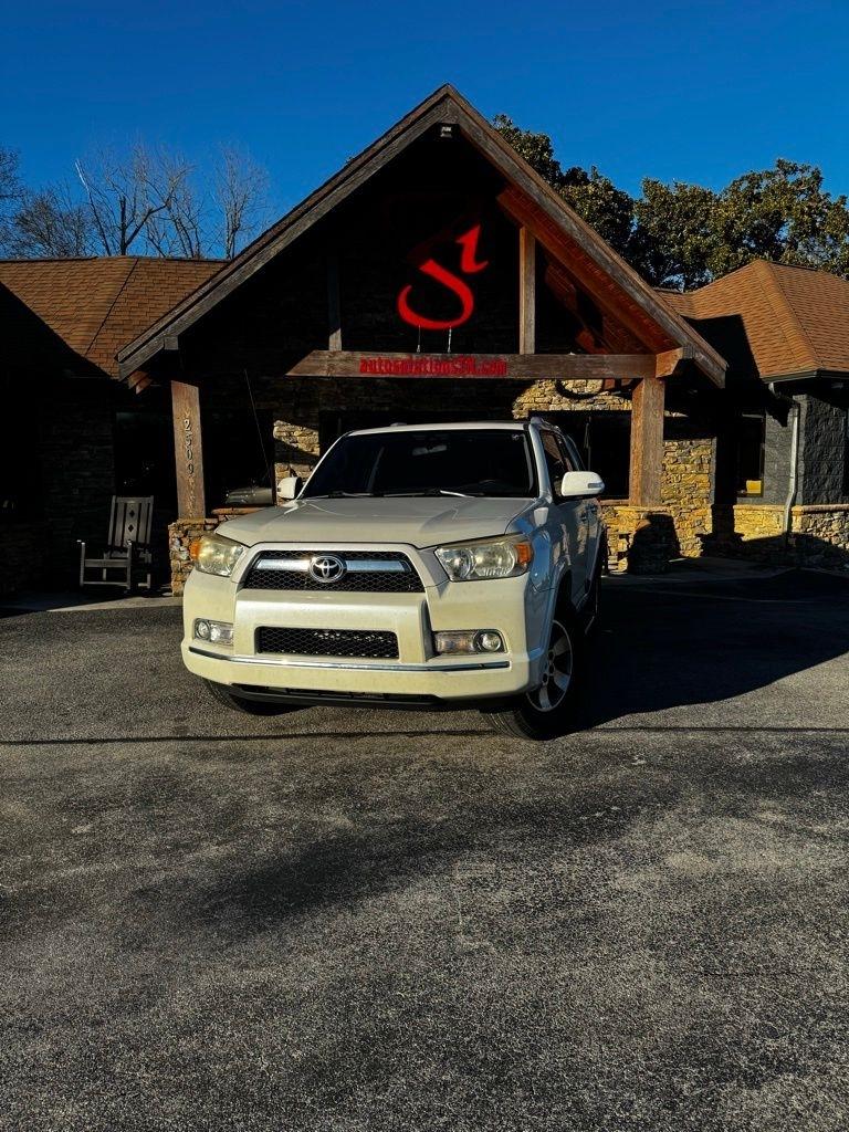 Toyota 4Runner RWD 4dr V6 Limited (Natl) 2010