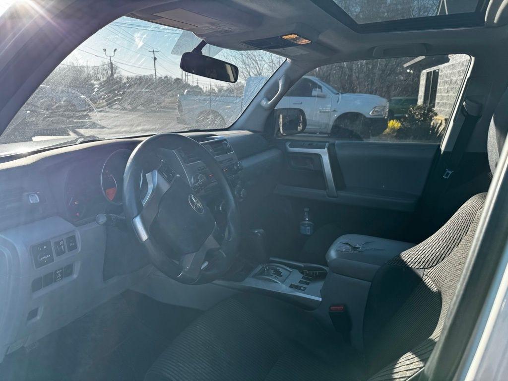 Toyota 4Runner RWD 4dr V6 Limited (Natl) 2010