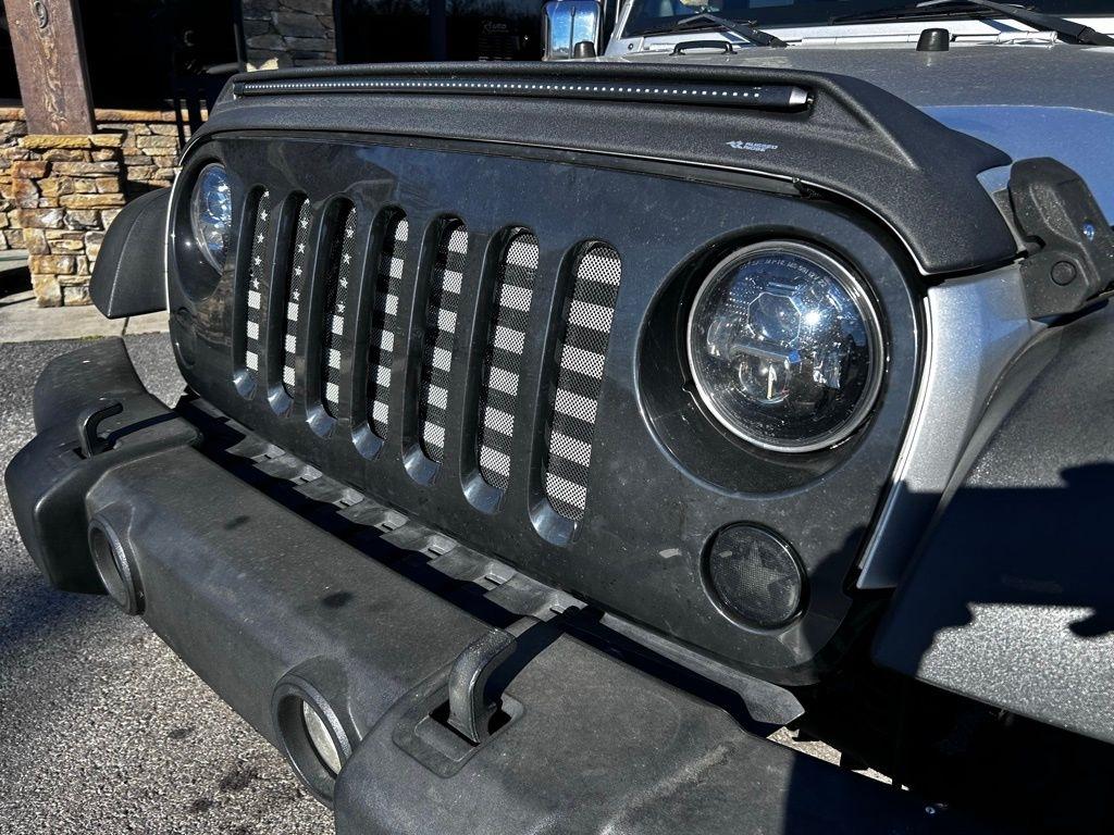 Jeep Wrangler Unlimited 4WD 4dr Sport 2011