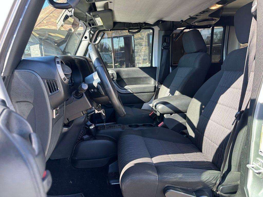 Jeep Wrangler Unlimited 4WD 4dr Sport 2011