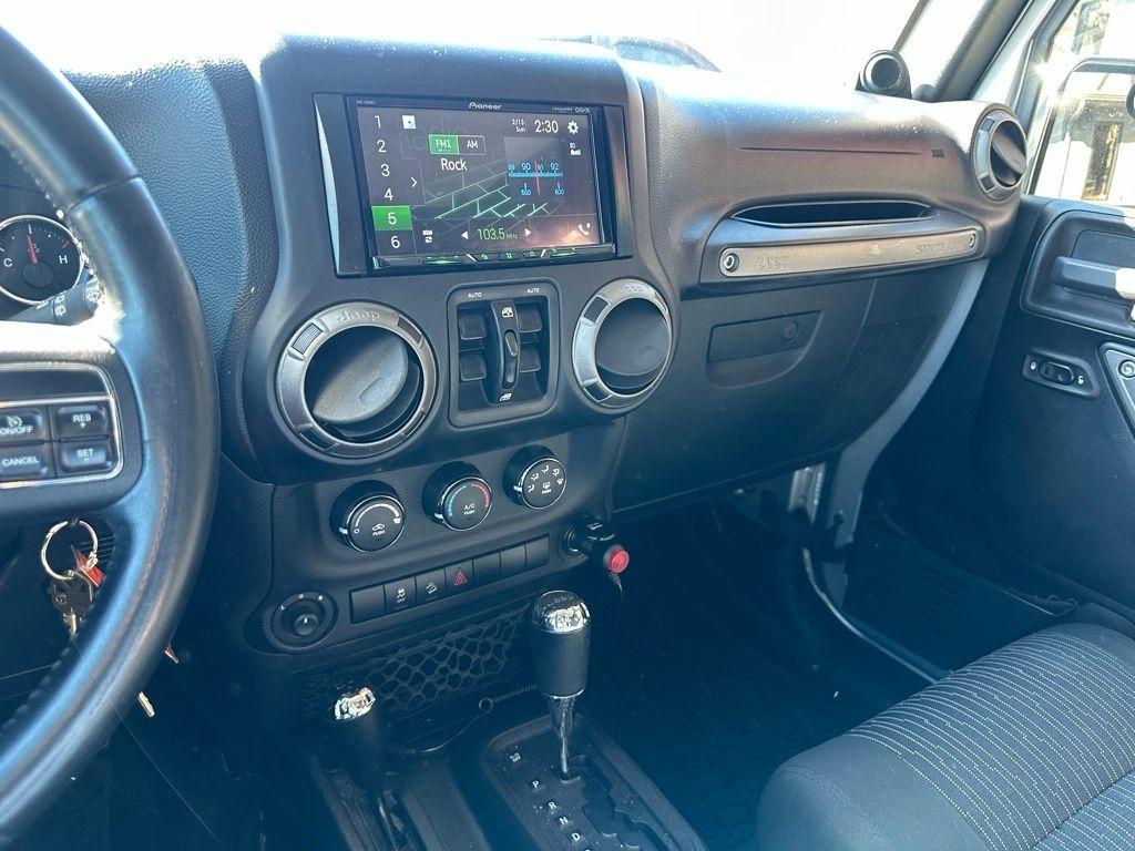 Jeep Wrangler Unlimited 4WD 4dr Sport 2011