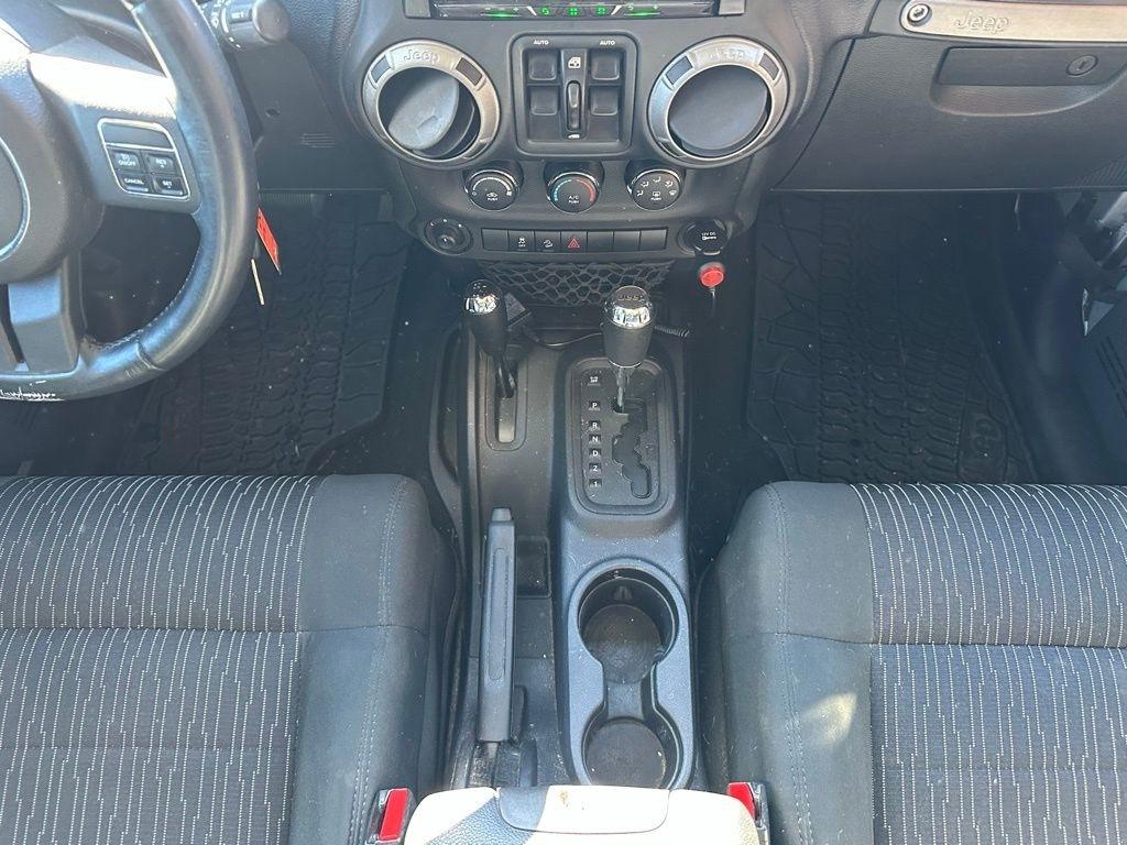 Jeep Wrangler Unlimited 4WD 4dr Sport 2011