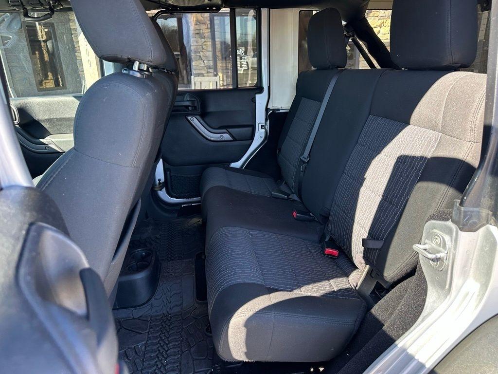 Jeep Wrangler Unlimited 4WD 4dr Sport 2011