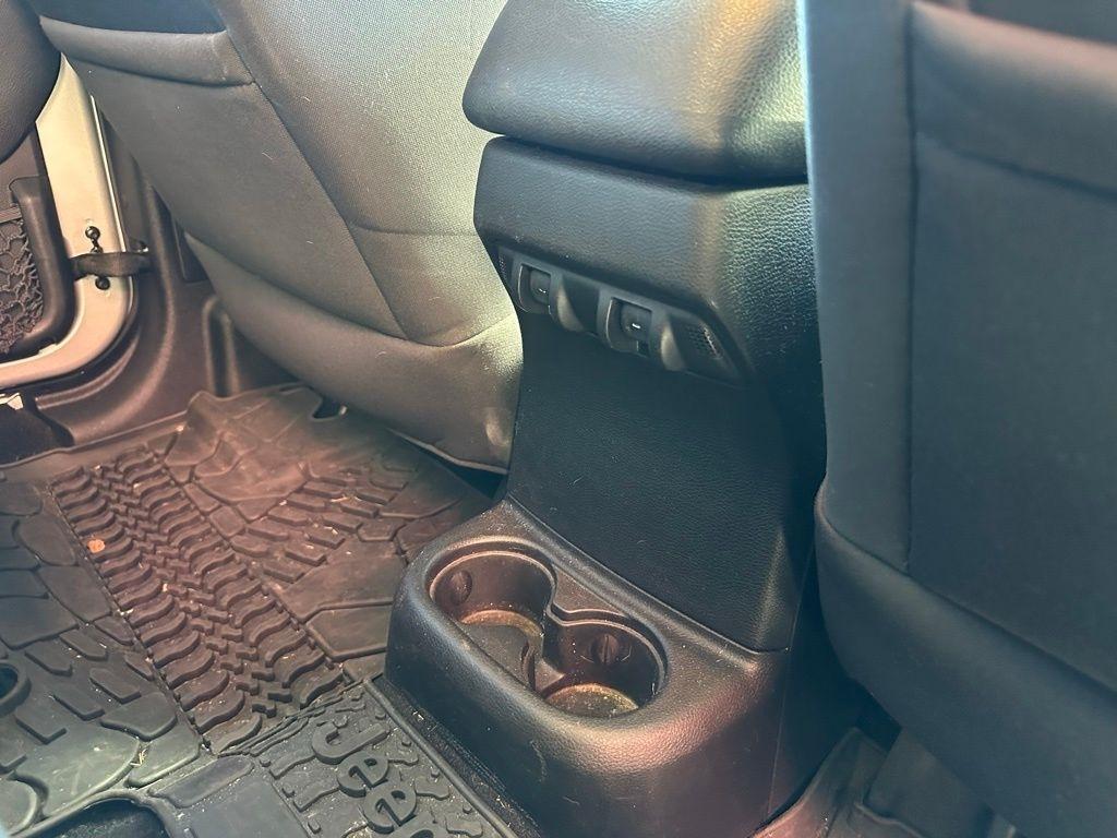 Jeep Wrangler Unlimited 4WD 4dr Sport 2011