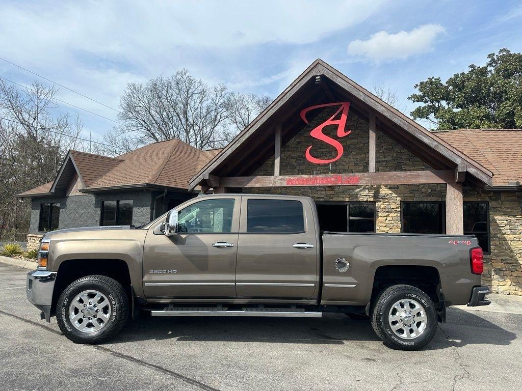 Chevrolet Silverado 3500HD 4WD Crew Cab 153.7" LTZ 2015