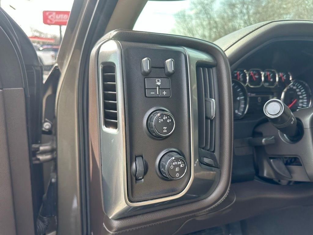 Chevrolet Silverado 3500HD 4WD Crew Cab 153.7" LTZ 2015