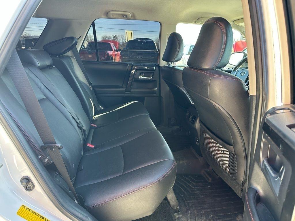 Toyota 4Runner 4WD 4dr V6 Trail Premium (Natl) 2016