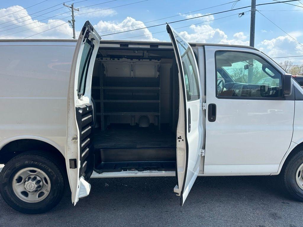 Chevrolet Express Cargo Van RWD 2500 135" 2018