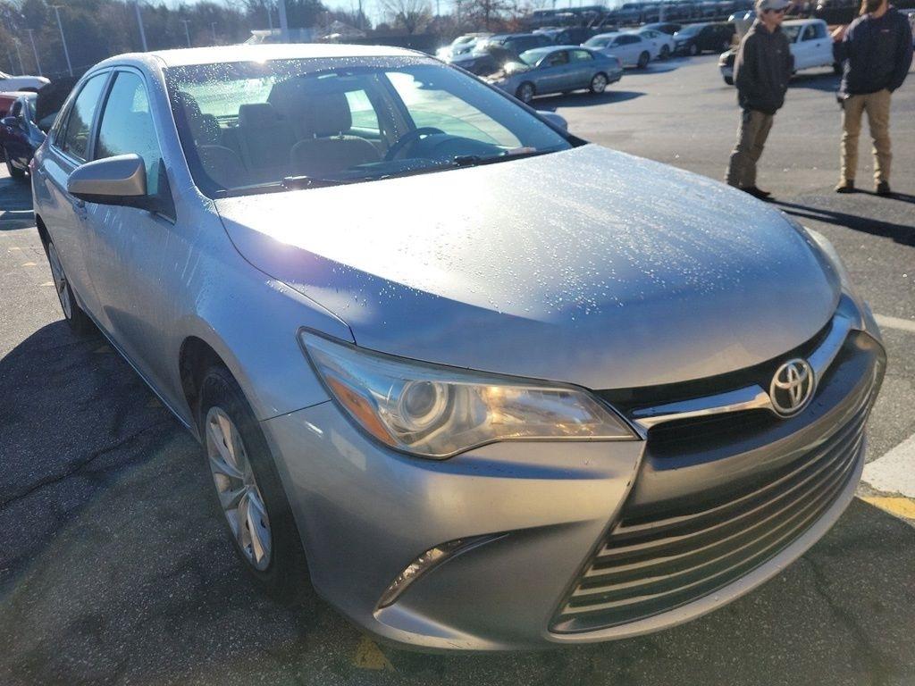 Toyota Camry 4dr Sdn I4 Auto XLE (Natl) 2015