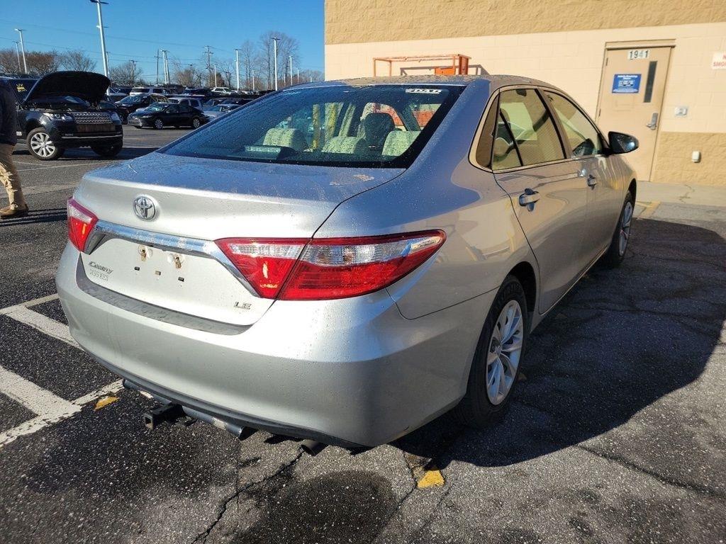 Toyota Camry 4dr Sdn I4 Auto XLE (Natl) 2015