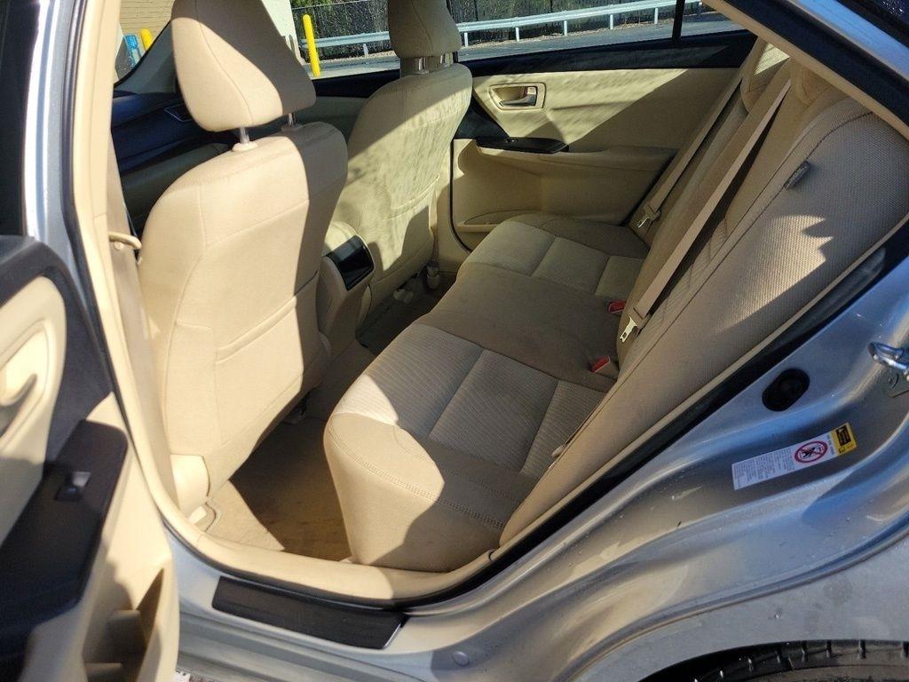 Toyota Camry 4dr Sdn I4 Auto XLE (Natl) 2015